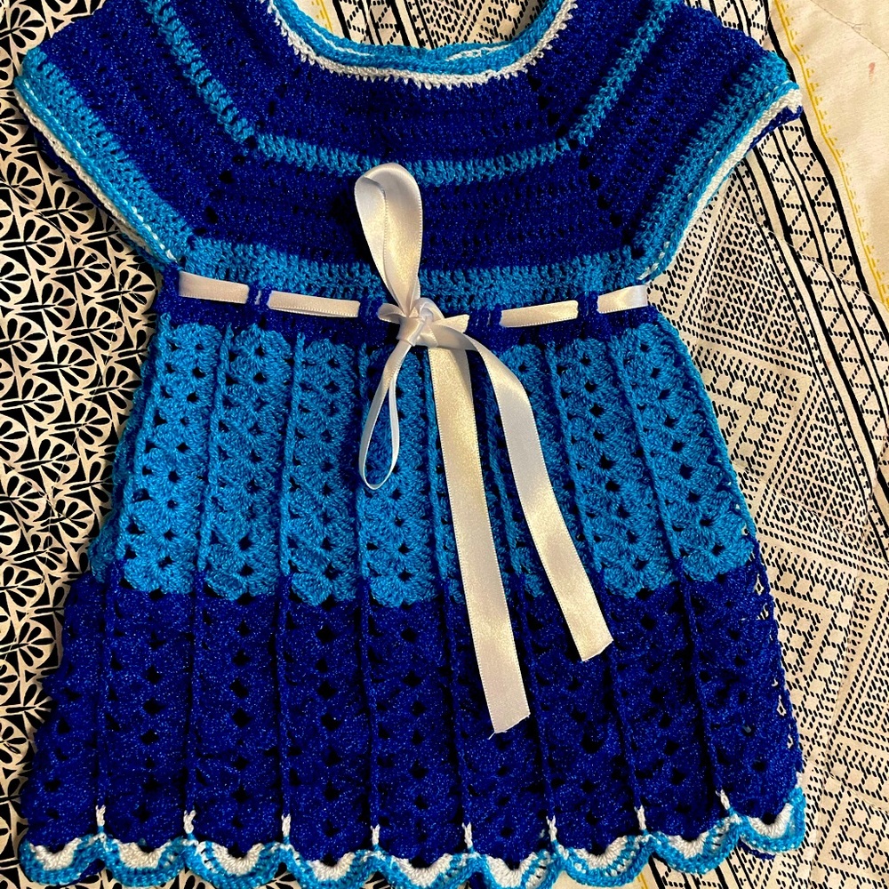 Beautiful hand crocheted dress: 0-3 months approx